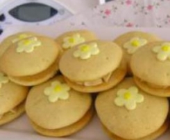 Lovely Lemon Whoopie Pies