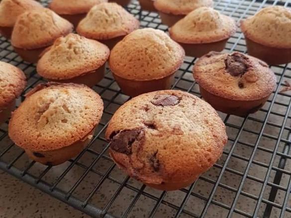 Chocolate chips financier