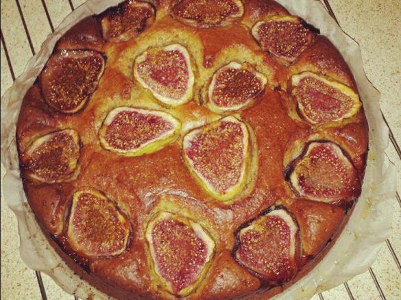 Gluten Free/Dairy Free Fig, Almond and Yoghurt Cake
