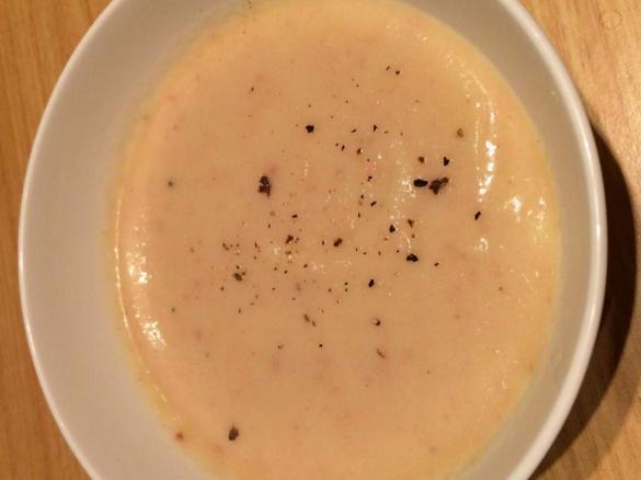 Potato, bacon and cauliflower soup