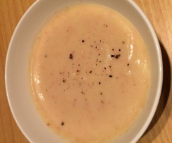 Potato, bacon and cauliflower soup