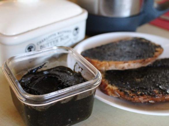 Healthy Homemade 'Vegemite'