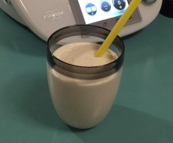 Banana & macadamia smoothie 