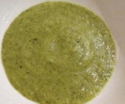 Super healthy broccoli & leek soup