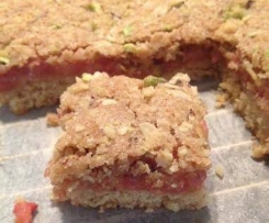 Strawberry and pistachio slice
