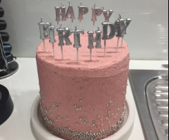 Freeze dried strawberry frosting