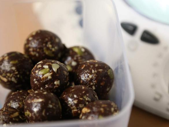 Nut Free Raw Cacao Treat Balls