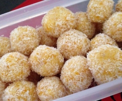 Apricot-Coconut Balls