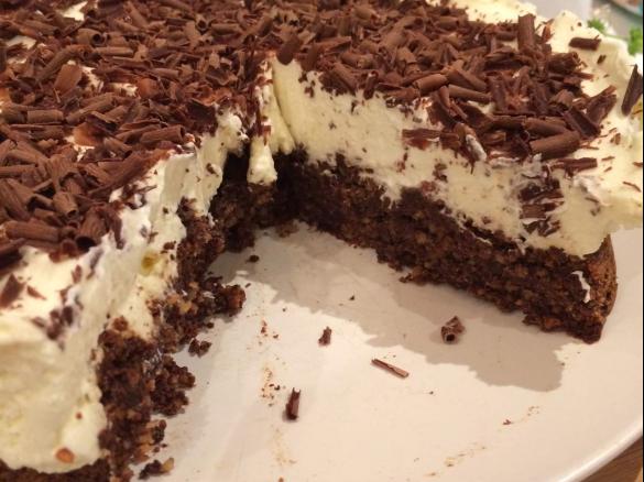 Almond, chocolate and Date Torte