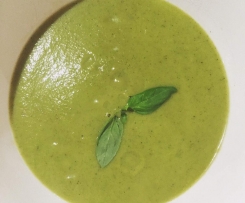 Broccoli soup: Low Carb and Paleo