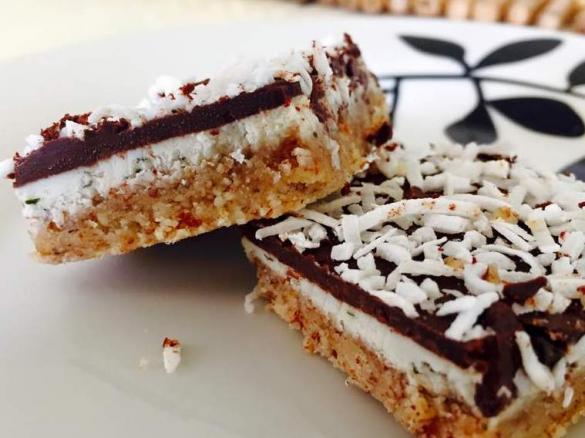 Choc and Mint cream slice (raw, vegan, refined sugar free)