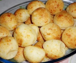 Pao de Queijo (Brazilian cheese balls)