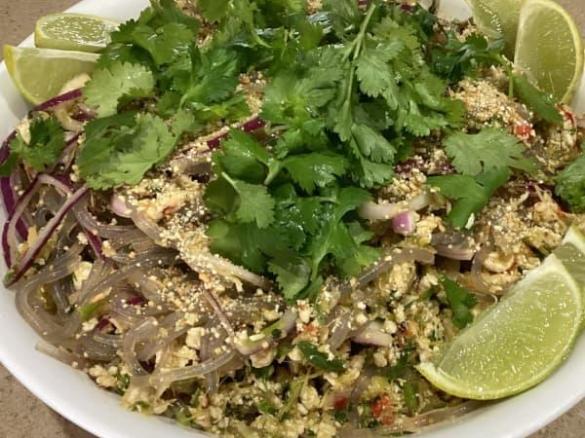 CHICKEN LARB WITH GLASS NOODLES