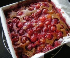 Honey, Cinnamon and Plum "Pudding-Cake"