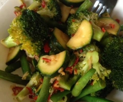Beans, Broccoli & Zucchini With Garlic & Chili