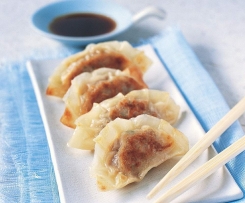 Meat gyoza dumplings
