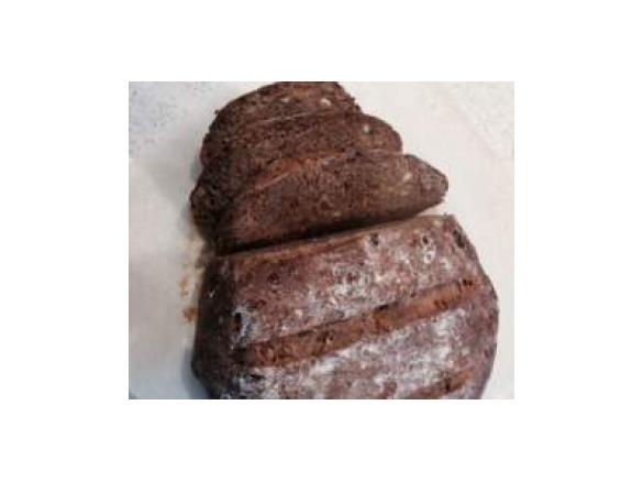 Spiced fruit and nut loaf