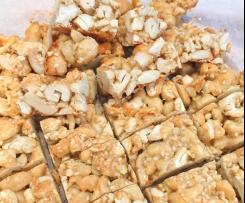 Cashew Sesame Munchie Slice