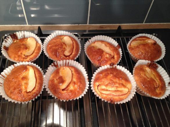 Apple and fudge muffins