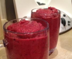 Berry and Frozen Yoghurt Smoothie