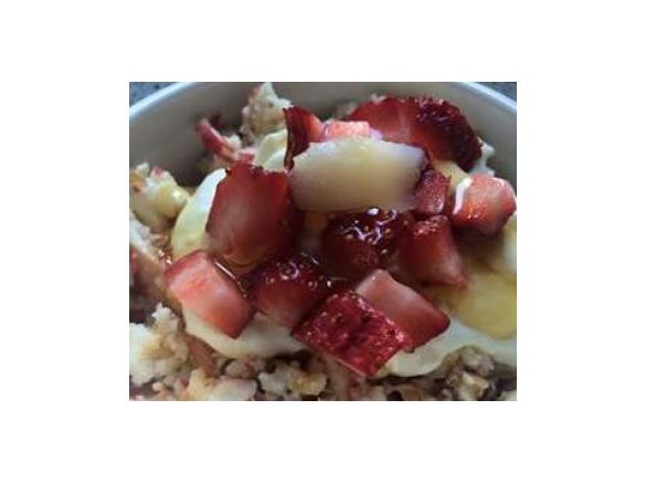 Poached pears with muesli, yoghurt, honey and strawberries