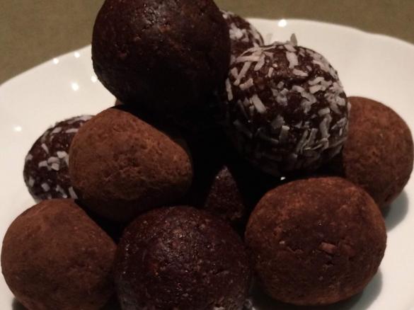 Choc Mint Protein Bombs 