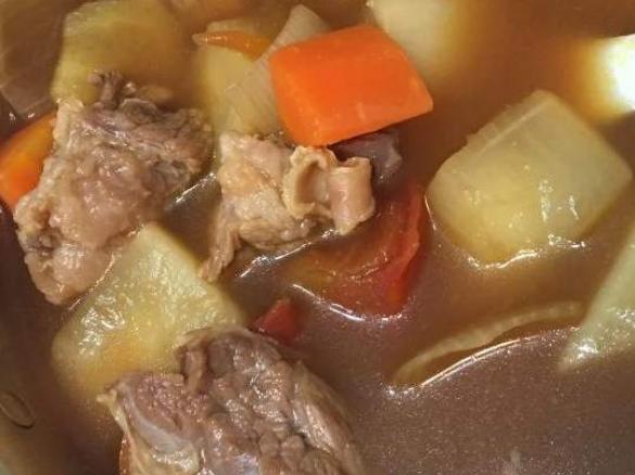 紅燒牛腩湯 Beef Brisket (pit belly) Soup