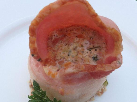 "Left overs" egg muffins in bacon