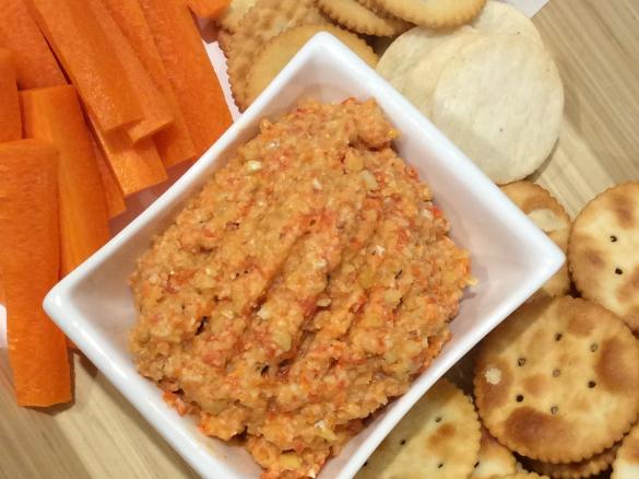 Roasted capsicum, cashew & Parmesan dip