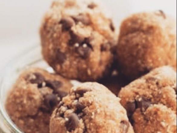 RAW COOKIE DOUGH BLISS BALLS