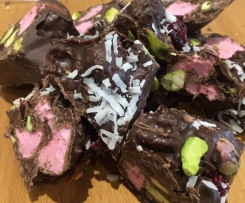 TESSA’S FESTIVE ROCKY ROAD – GROWN UP VERSION