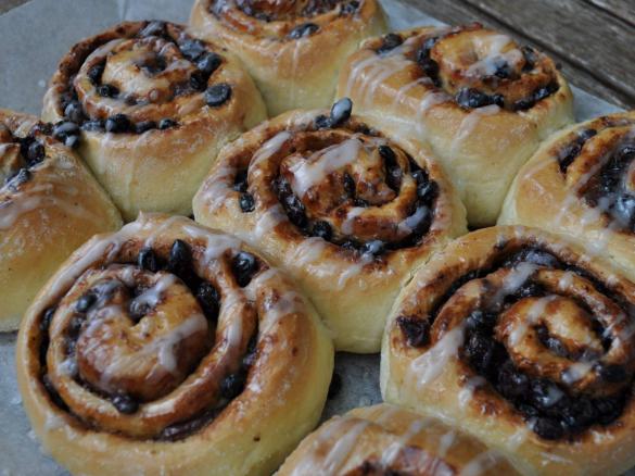 Gary's fruit and chocolate scrolls