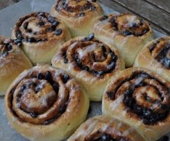 Gary's fruit and chocolate scrolls