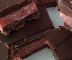 RAW FROZEN CHOCOLAT-STRAWBERRY SLICE