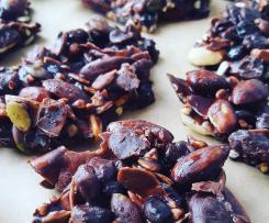 Raw chocolate superfood bark/clusters