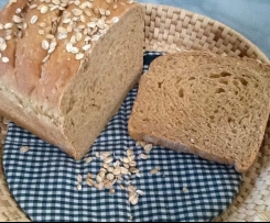 Brown bread with cracked wheat