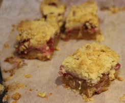 Rhubarb crumble slice