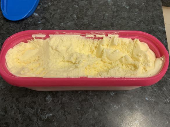 Vanilla icecream + various flavours