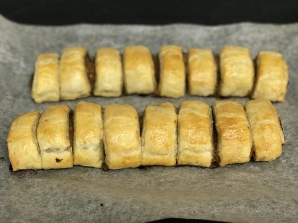 Easy budget sausage rolls