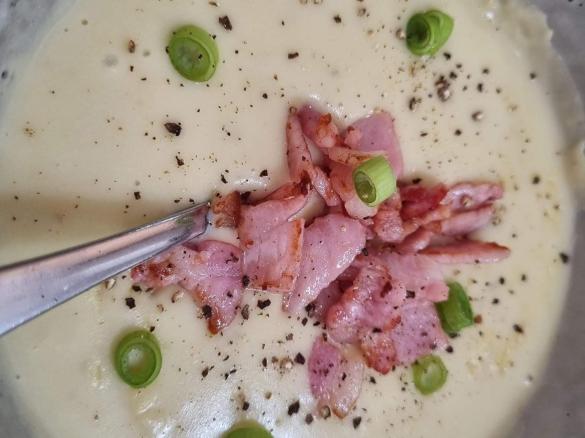 Deb's Potato bacon and leek soup