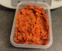 Chunky cashew, Parmesan and sweet chilli dip