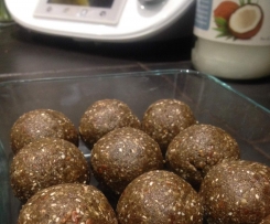 Super Green Protein Balls (grain free, nut free, sugar free, raw, super-food)