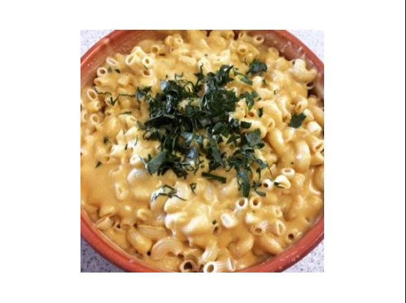 vegan mac and cheese (veganhuggs)