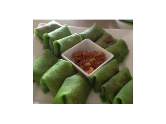 Dadar (Coconut pandan pancake)