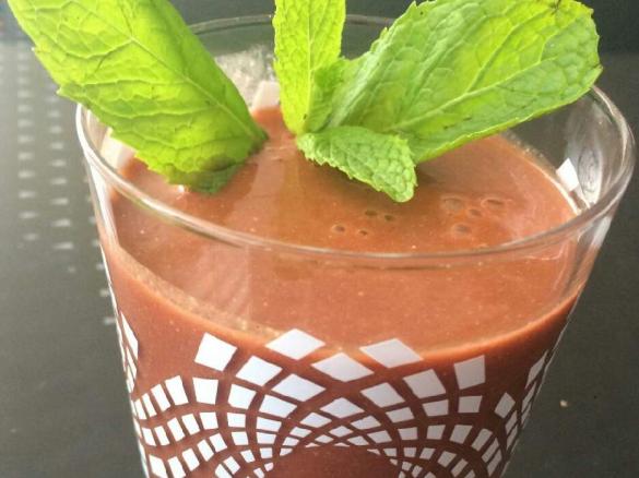 Chocolate, Banana and Berry Super Smoothie