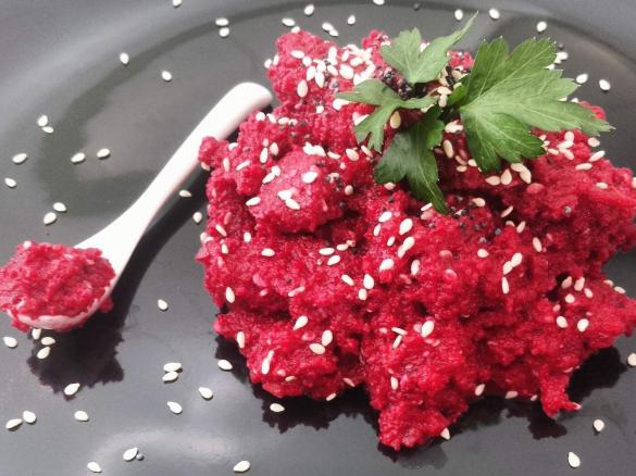 Beetroot + Hommus Dip