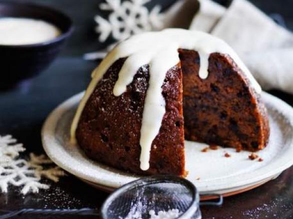 Quinoa Christmas pudding with custard