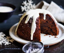 Quinoa Christmas pudding with custard