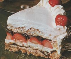 HAZELNUT & STRAWBERRY  GATEAU