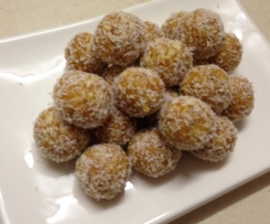 Healthy Apricot & Almond Balls